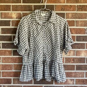 5 for $25 Dylan Plaid Crinkle Fabric Peplum Green Short Sleeve Button Down Small